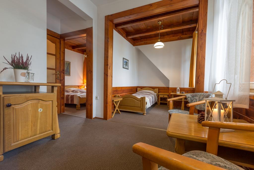 Hôtel Lipowy Dwor à Zakopane Extérieur photo